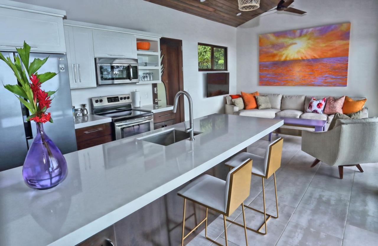 Golden Pineapple Villas-Adults Only อูวีตา ภายนอก รูปภาพ