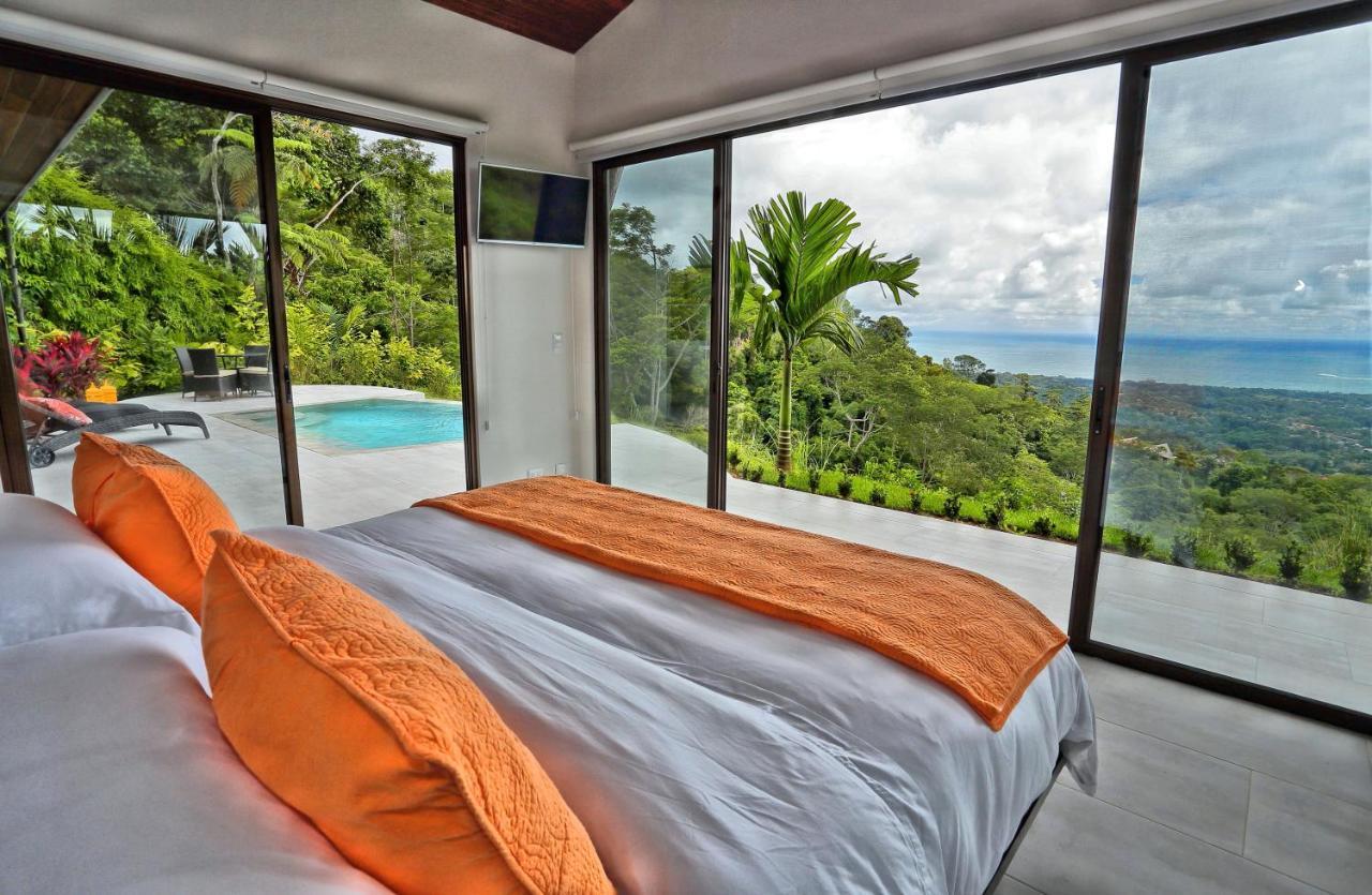Golden Pineapple Villas-Adults Only อูวีตา ภายนอก รูปภาพ