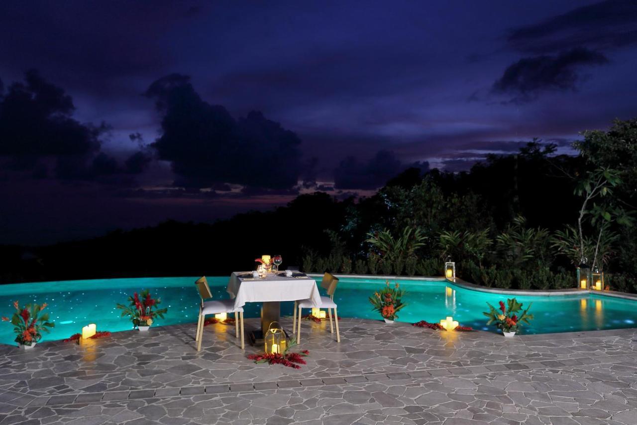 Golden Pineapple Villas-Adults Only อูวีตา ภายนอก รูปภาพ